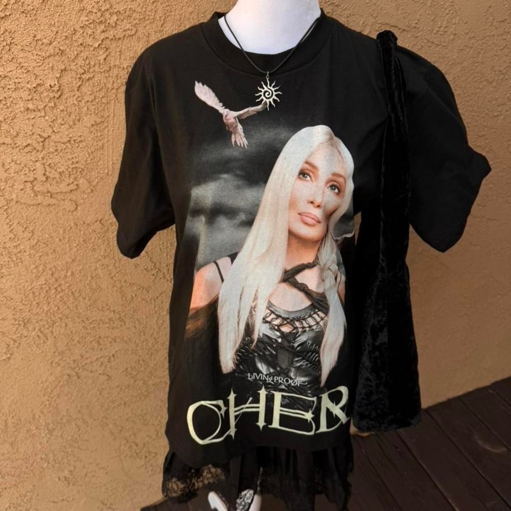 Vintage Rare Y2K 2002 Cher farewell tour black graphic tee